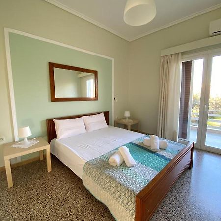 Mpanos Sea Apartment 1 Loutra Oraias Elenis Dış mekan fotoğraf
