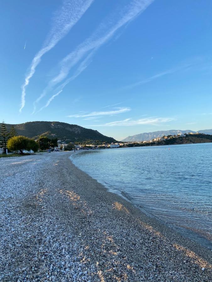 Mpanos Sea Apartment 1 Loutra Oraias Elenis Dış mekan fotoğraf
